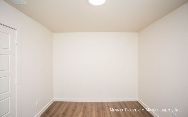 Building Photo - 2134 Langford Ave