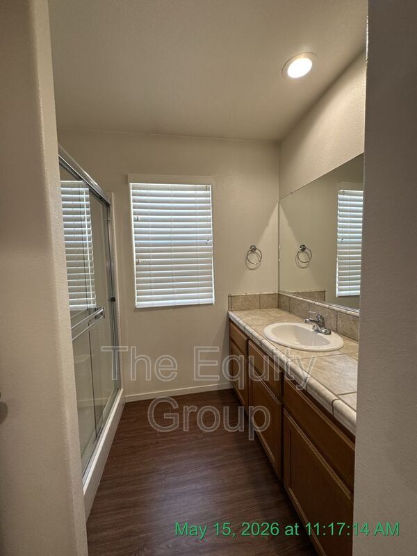 Building Photo - 2226 W Lark Ave