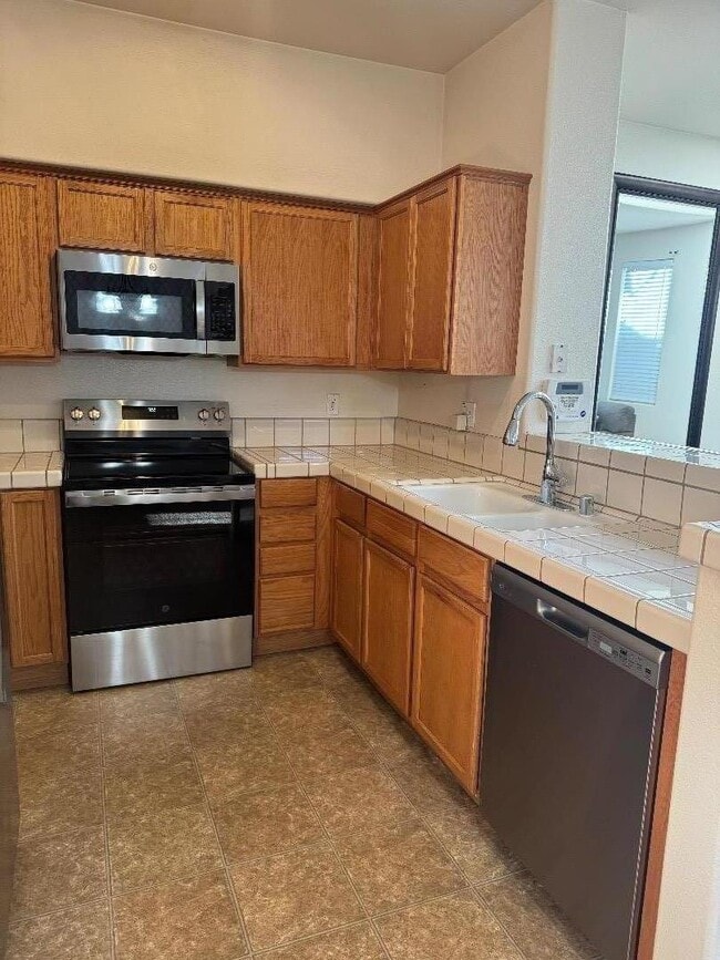 Building Photo - 624 Gardenia Pl