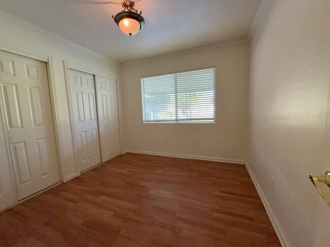 Building Photo - "Charming Riverside Retreat: Spacious 4-Be...