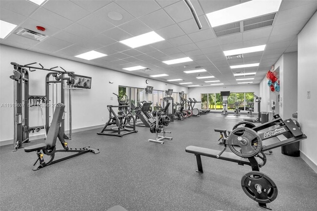 Building Photo - 17021 N Bay Rd