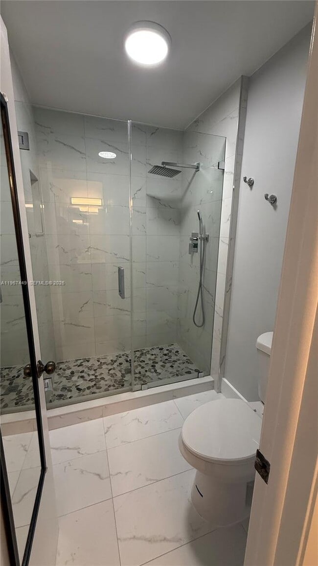 Building Photo - 223 Lakeside Cir