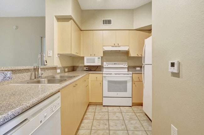 Building Photo - 270 Crestwood Cir
