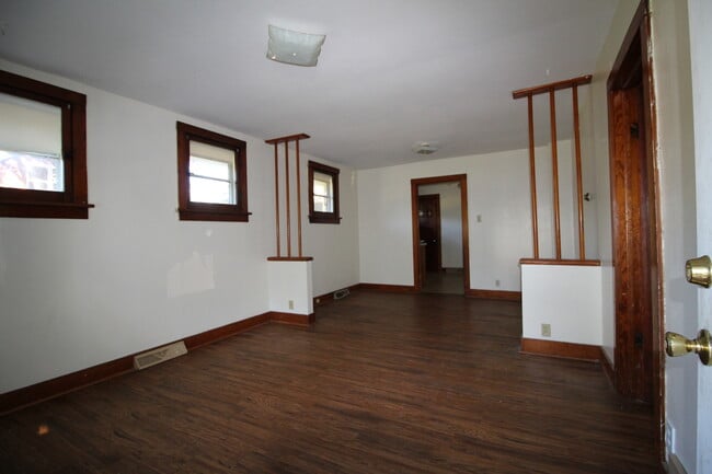 Building Photo - 57 Elmont Rd