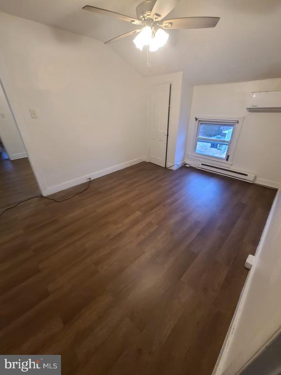 Building Photo - 403 Pennington Ave