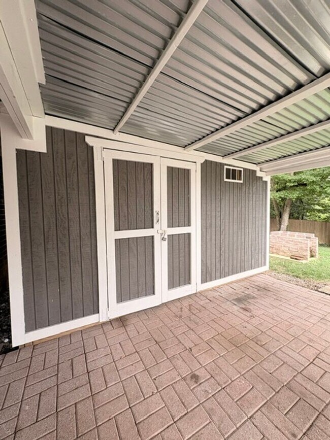 Building Photo - 9714 Admiralty Dr