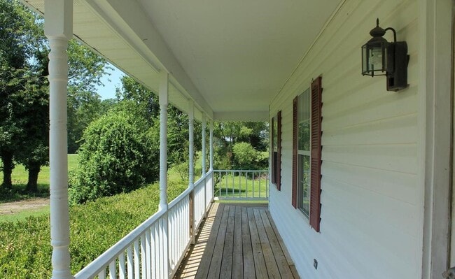 Building Photo - 22078 Indian Bridge Rd