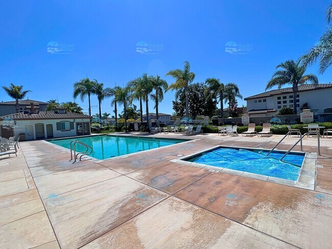 Building Photo - End unit 4 Bedroom House Available Now in ...
