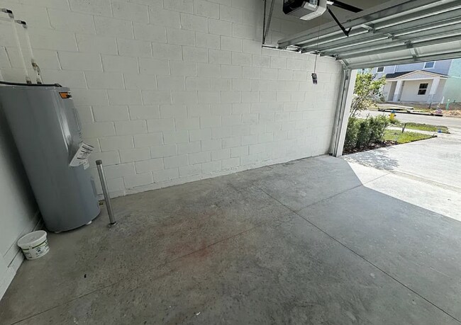 Building Photo - Charming 3-Bed Townhouse Retreat with 2.5 ...