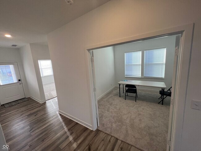 Building Photo - 5580 Cherry Hl Dr