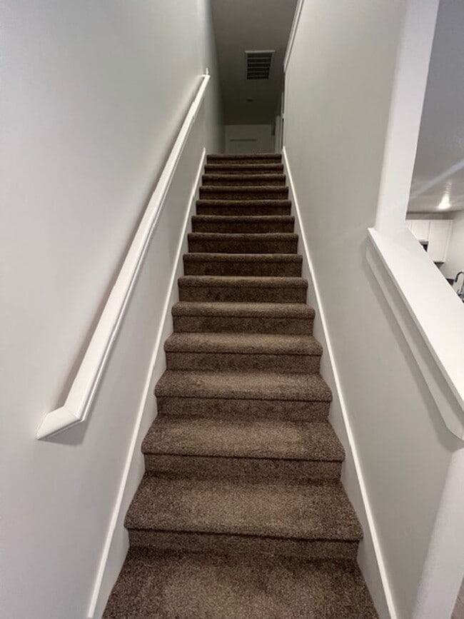 Building Photo - Long Valley Gem! $500 Move in Credit in December!