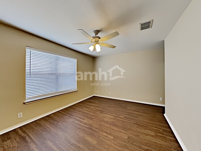 Building Photo - 10124 Del Lago Ct