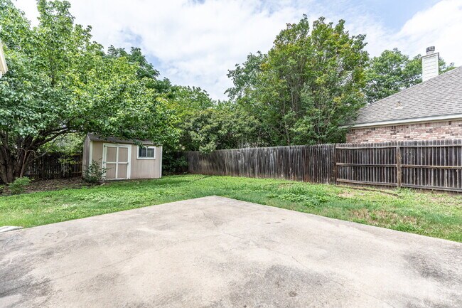 Building Photo - 6651 Rambling Trail Dr