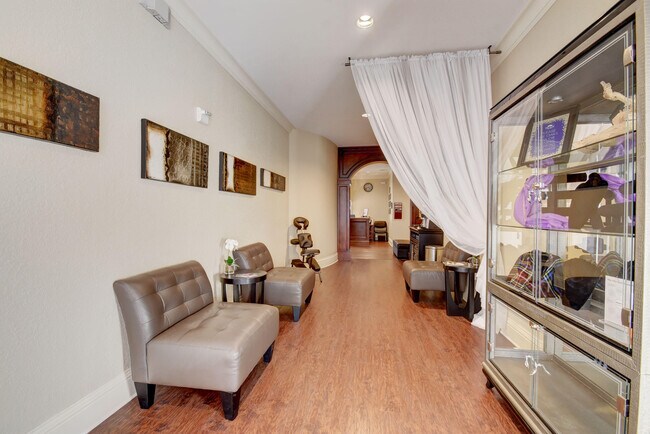 Building Photo - 17921 Villa Club Way
