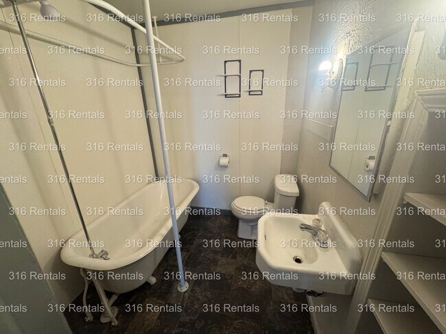 Building Photo - $725 - 2 bed 1 bath - Single Family Home