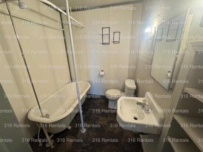 Building Photo - $750 - 2 bed 1 bath - Single Family Home
