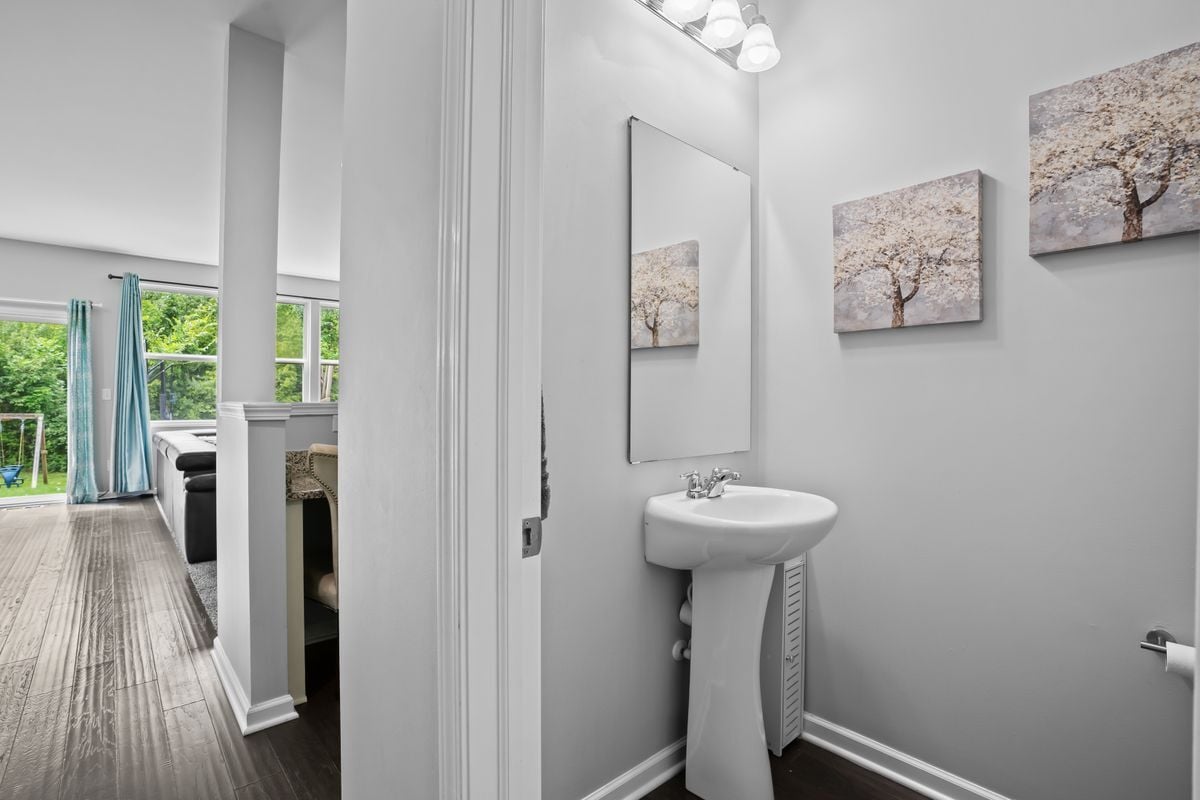 Building Photo - 49645 Hartwick Dr