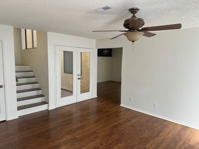 Building Photo - 8140 Spur Ct