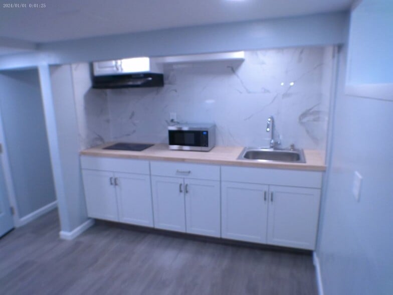 Building Photo - 114-116 Laurel Pl