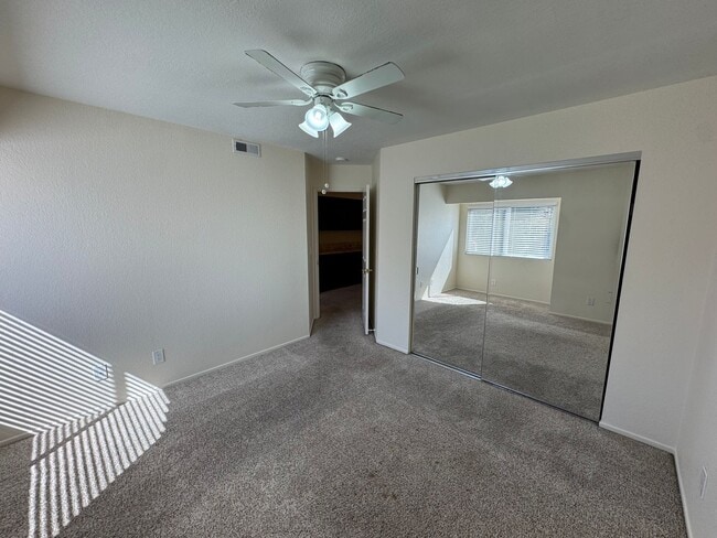 Building Photo - 4 Bedroom house with pool and amazing views