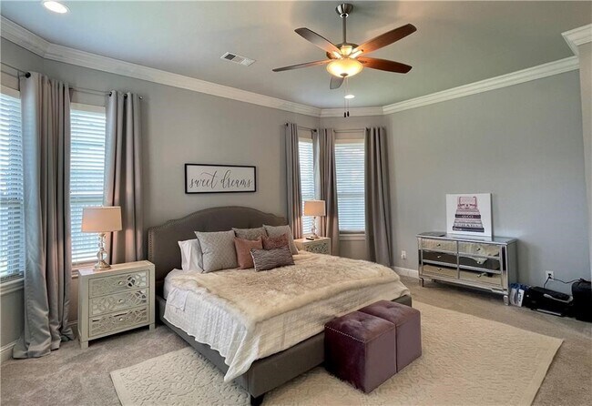 Building Photo - 4703 SW Lilly St