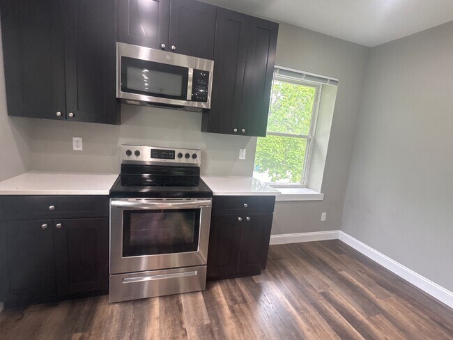 Building Photo - 453 S Main Ave