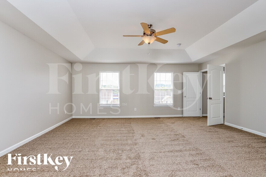 Building Photo - 107 Trailing Oak Ct