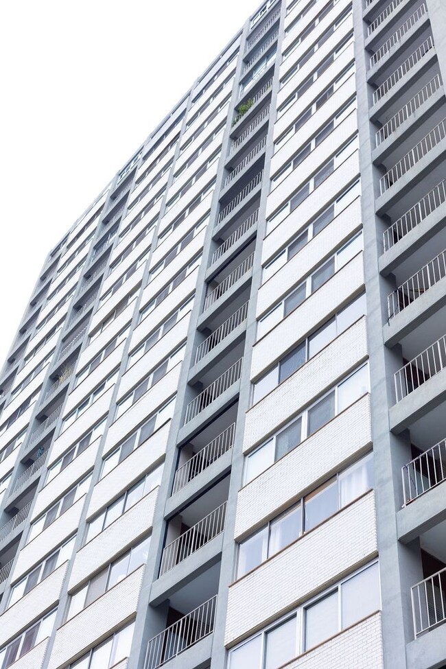 Building Photo - sp203
