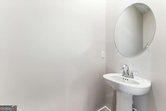 Building Photo - 1905 Westwind St