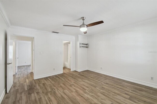Building Photo - 408 S Arrawana Ave