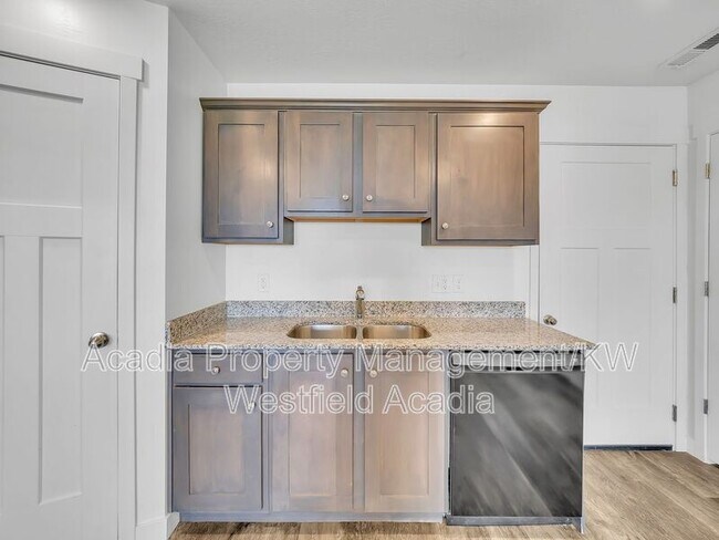 Building Photo - 14844 S Trap Rock Way