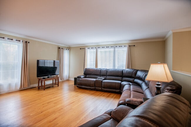 Building Photo - 88 Hyde St