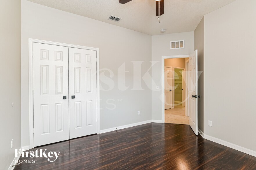 Building Photo - 2716 Barclay Ln