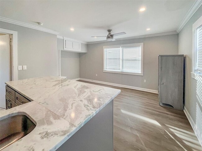 Building Photo - 404 Armada Rd