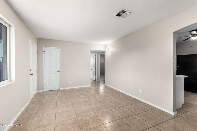 Building Photo - 3020 W El Caminito Dr