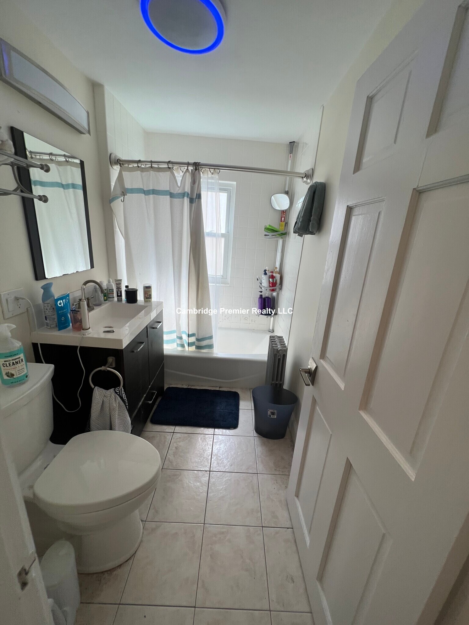 Building Photo - 117 Burget Ave