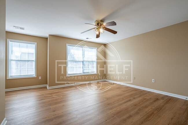 Building Photo - 32 Brookvalley Ct W