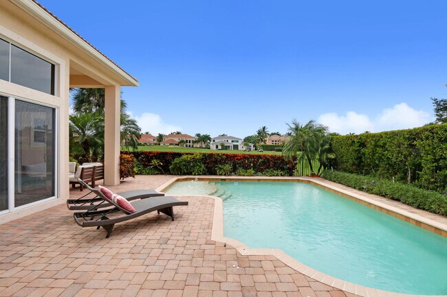 Building Photo - 528 Les Jardin Dr