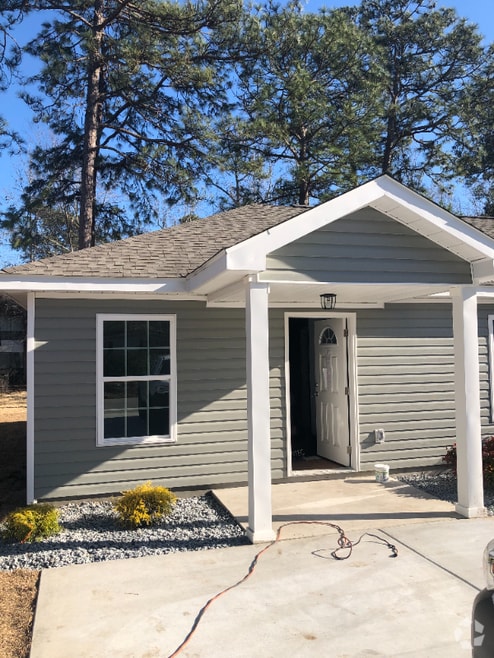 Building Photo - 610 Lesia Ln