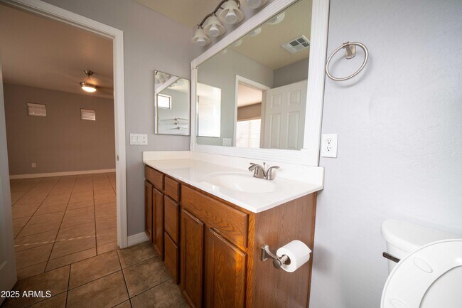 Building Photo - 11725 W Flanagan St