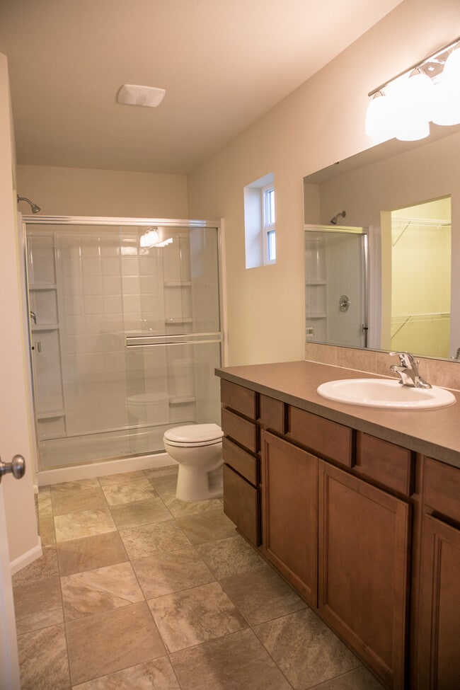 Building Photo - Lacey, 4 bedroom, 2.5 bath home.