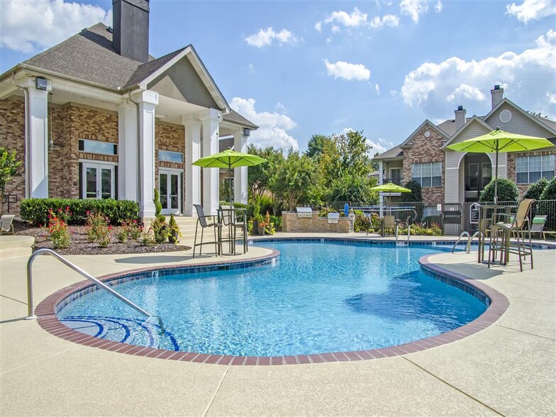 Sparkling Swimming Pool at Harpeth River Oaks Featuring Lounge Areas Around the Pool - Harpeth River Oaks