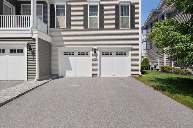 Building Photo - Spacious 3BR Condo in Westborough