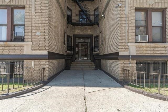 Building Photo - 203 Harrison Ave