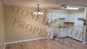 Building Photo - 105 VIEUX ORLEANS CIR