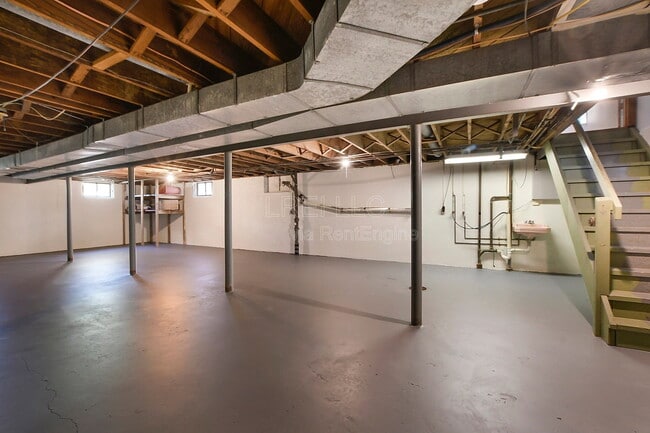 Building Photo - 405 Westwood Dr