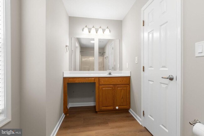 Building Photo - 205 Old Landing Ct