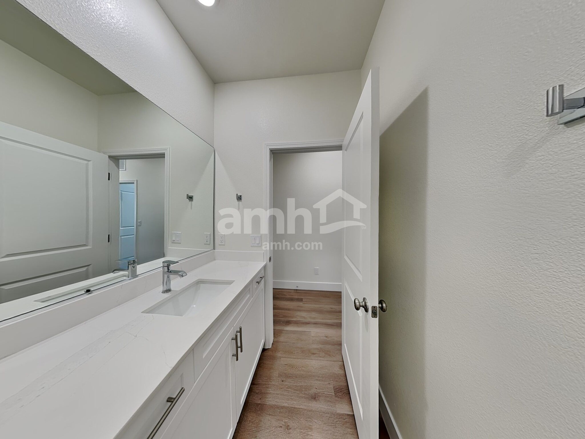 Building Photo - 534 Silverbell Falls Pl