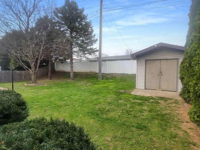 Building Photo - 445 Peach St