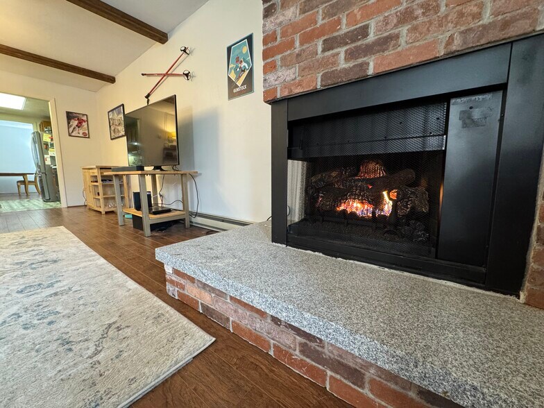 Building Photo - 663 Cherry Valley Rd